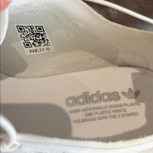 NWOT Adidas NMD V3 White Mesh Sneakers Sz 8 - Picture 7 of 7